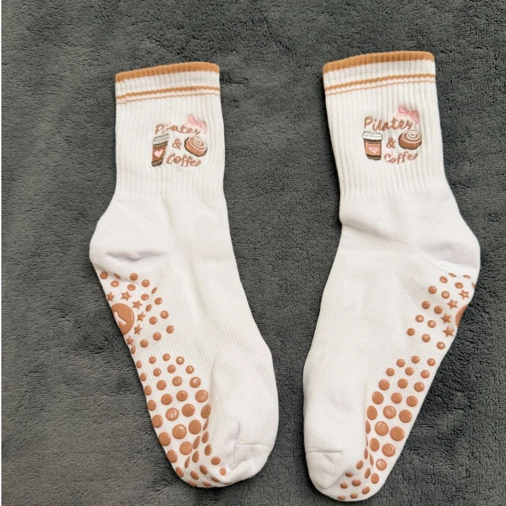 Yoga Grip Socks Women OS White Pilates & Coffee Yoga Lagree Crew